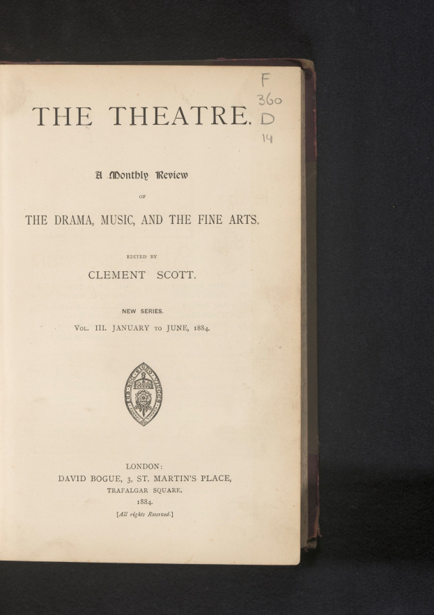 Ein Buch mit dem Titel "The Theatre: A Monthly Review of the Drama, Music, and the Fine Arts" ist geöffnet und zeigt eine Seite mit Text und einem Logo.