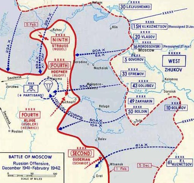 Plakat, das eine Karte der Schlacht von Moskau (Dezember 1941 - Februar 1942) mit Textbeschreibungen zeigt.