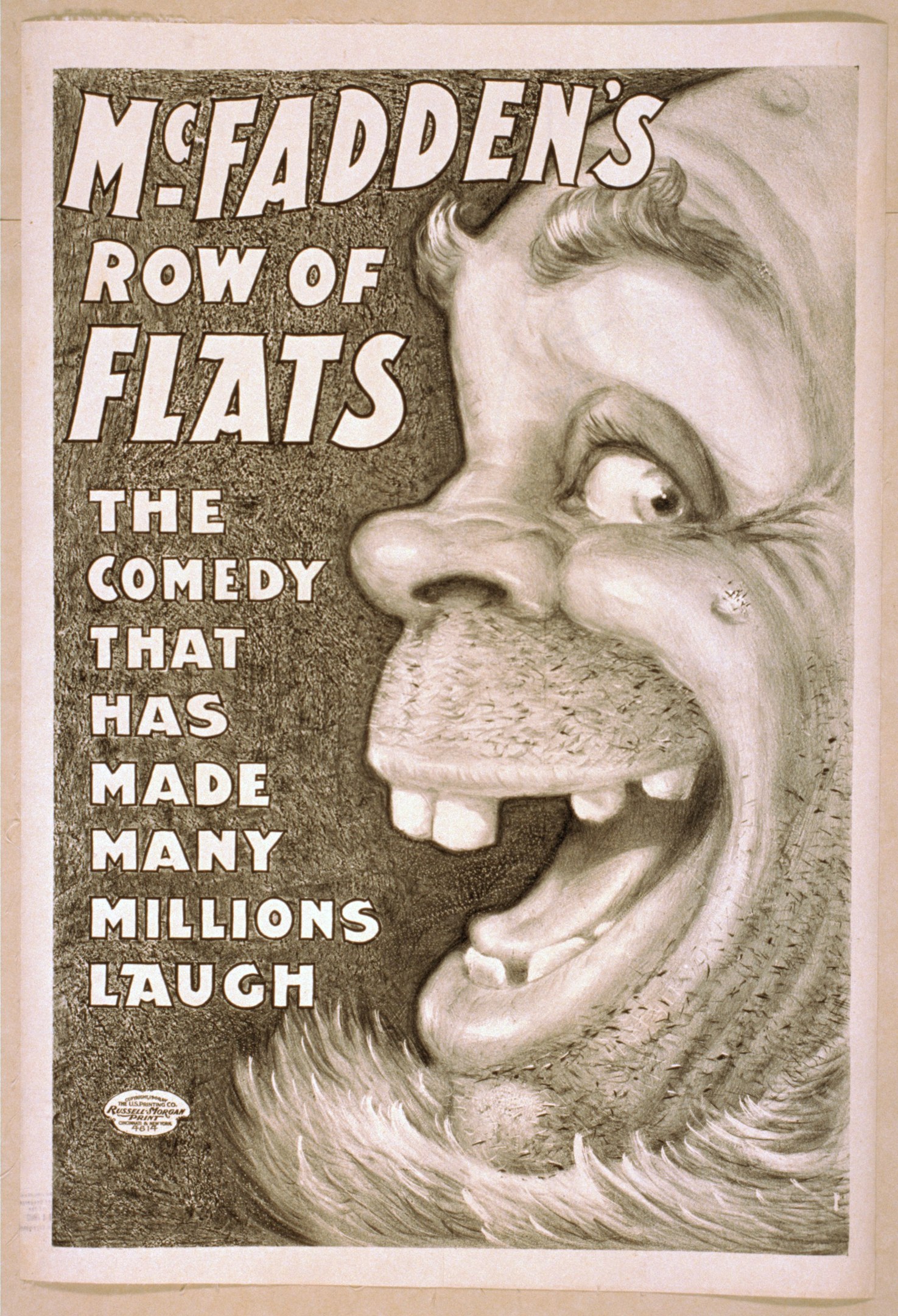 Plakat eines lachenden Menschen mit wilden Haaren, weit aufgerissenen Augen und einem breiten Grinsen auf einem hellgelben Hintergrund, mit dem Text "McFadden's Row of Flats: The Comedy That Has Made Many Millions Laugh" darüber.