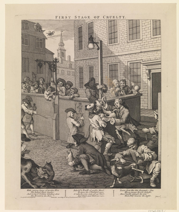 Eine Gruppe von Menschen und Tieren versammelt sich vor einem Gebäude mit Fenstern, einem Laternenmast und einem Himmel im Hintergrund; Text unten lautet "Erste Stufe der Grausamkeit".
