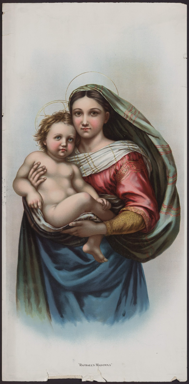 Eine Frau in einem roten und blauen Kleid wiegt ein Baby, ihr Gesicht friedlich mit geschlossenen Augen und leicht geöffneten Lippen, ihr Haar zurückgebunden.