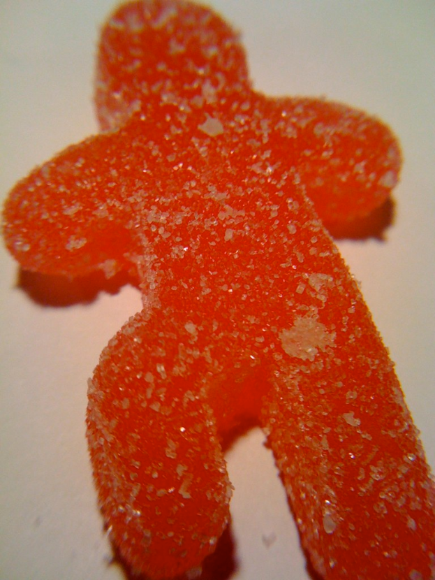 Ein Stückchen Zuckerbonbon.